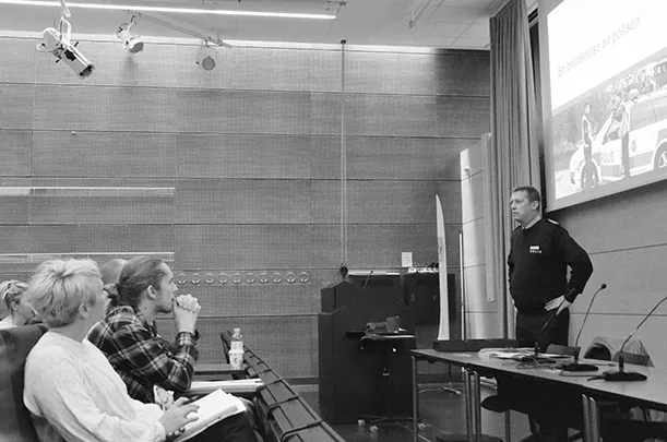 Klas Friberg föreläser för studenter på Kriminologiprogrammet.